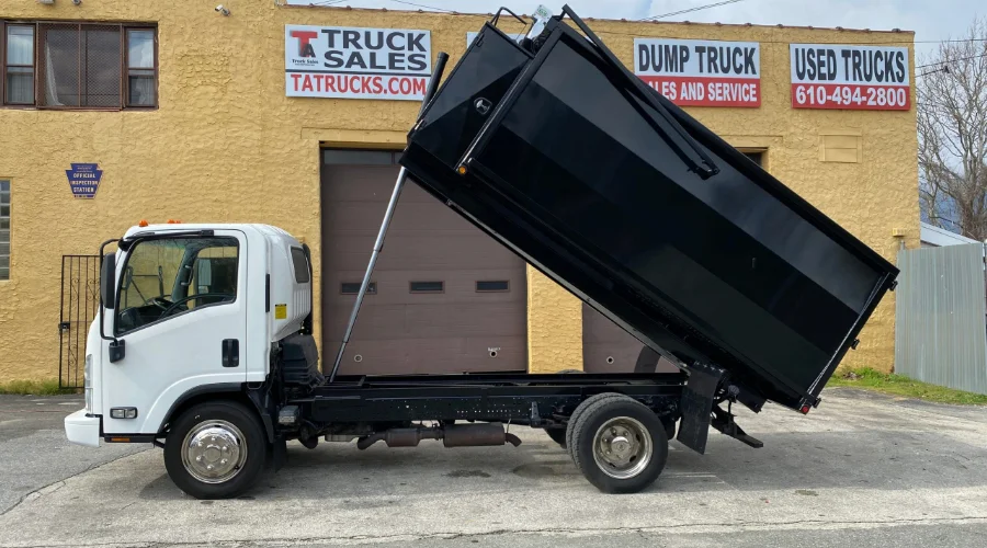 Image of truck getting cylinder seal replacements